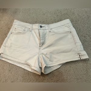 Juniors Levi’s shorts